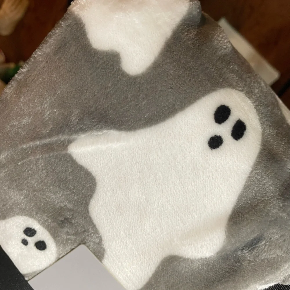 Halloween Themed Gray Plush Ghosts Blanket